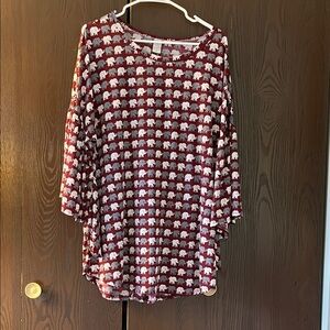 Redberry Fabrics short sleeved cranberry top with elephant pattern. Size 3X